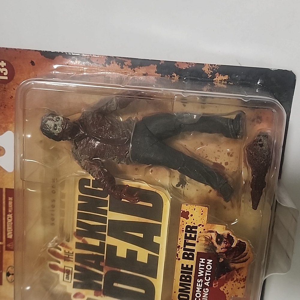 SALE⚡️2011 Walking Dead Series One Zombie Biter - Picture 3 of 7